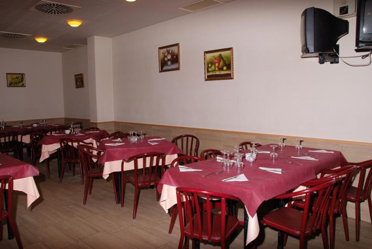 Alagón Hostal Restaurante Baraka מראה חיצוני תמונה