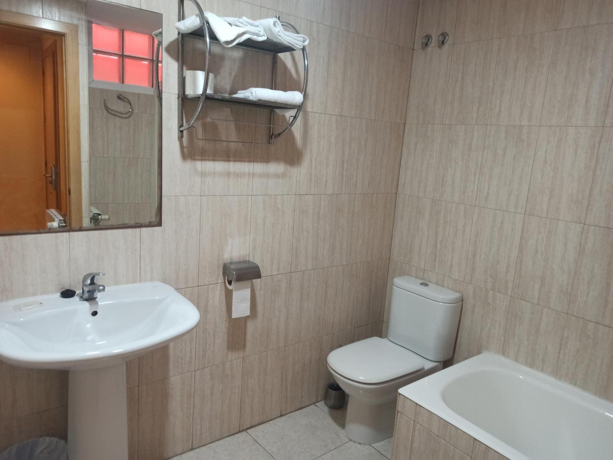 Alagón Hostal Restaurante Baraka מראה חיצוני תמונה